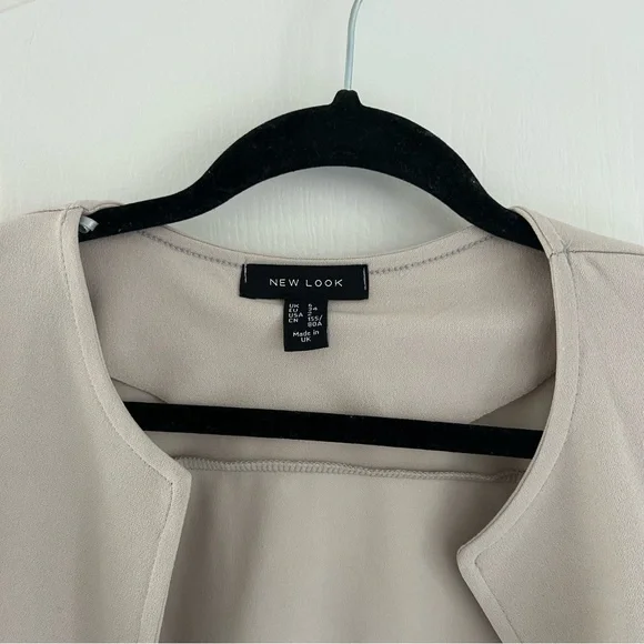 Beige Ruffle Blazer Jacket / Size 2 US - Picture 6 of 6